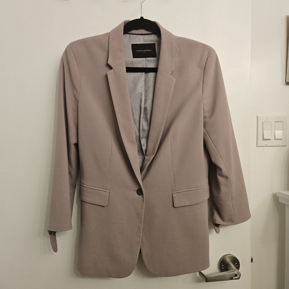 BR Blazer with knotted sleeve